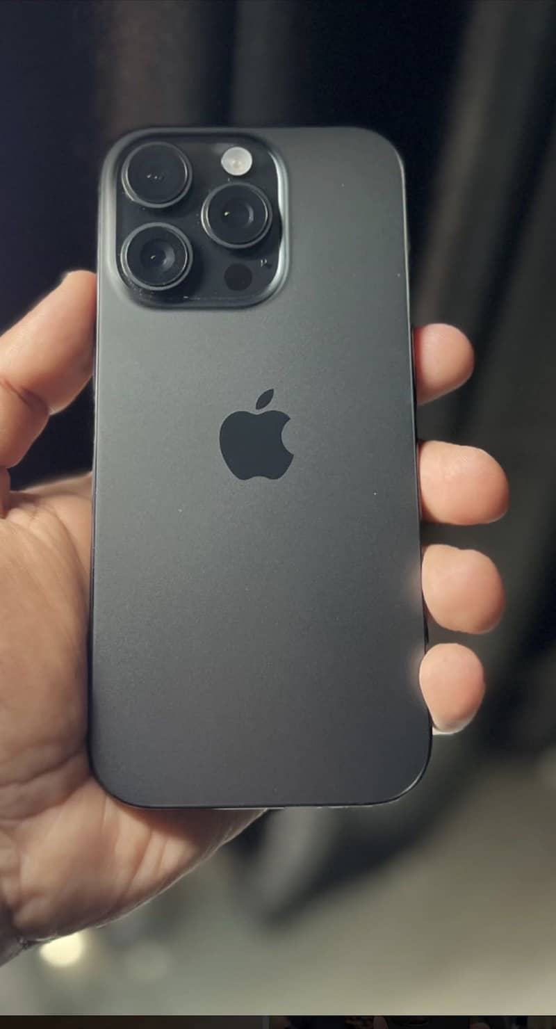 Apple iPhone 16 Pro 0