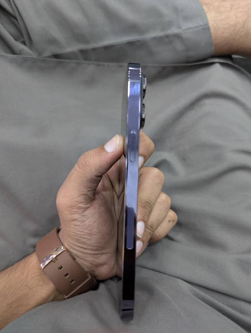 Apple iPhone 14 Pro Max 5