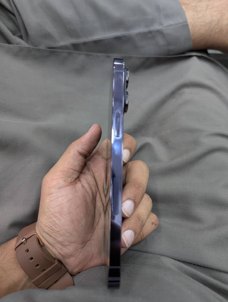 Apple iPhone 14 Pro Max 6