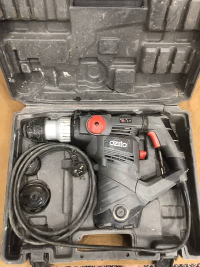 Heavy duty rotary hammer drill
