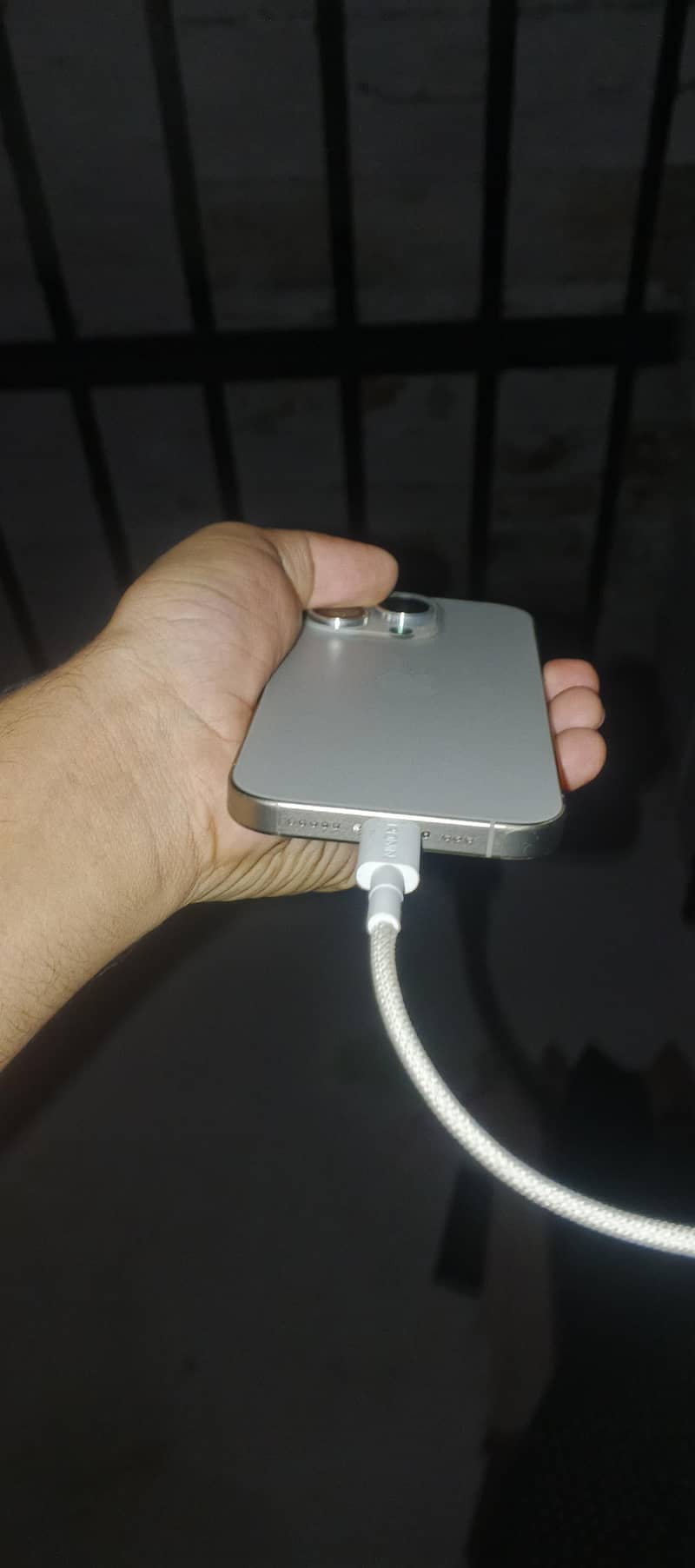 Apple iPhone 15 Pro 4