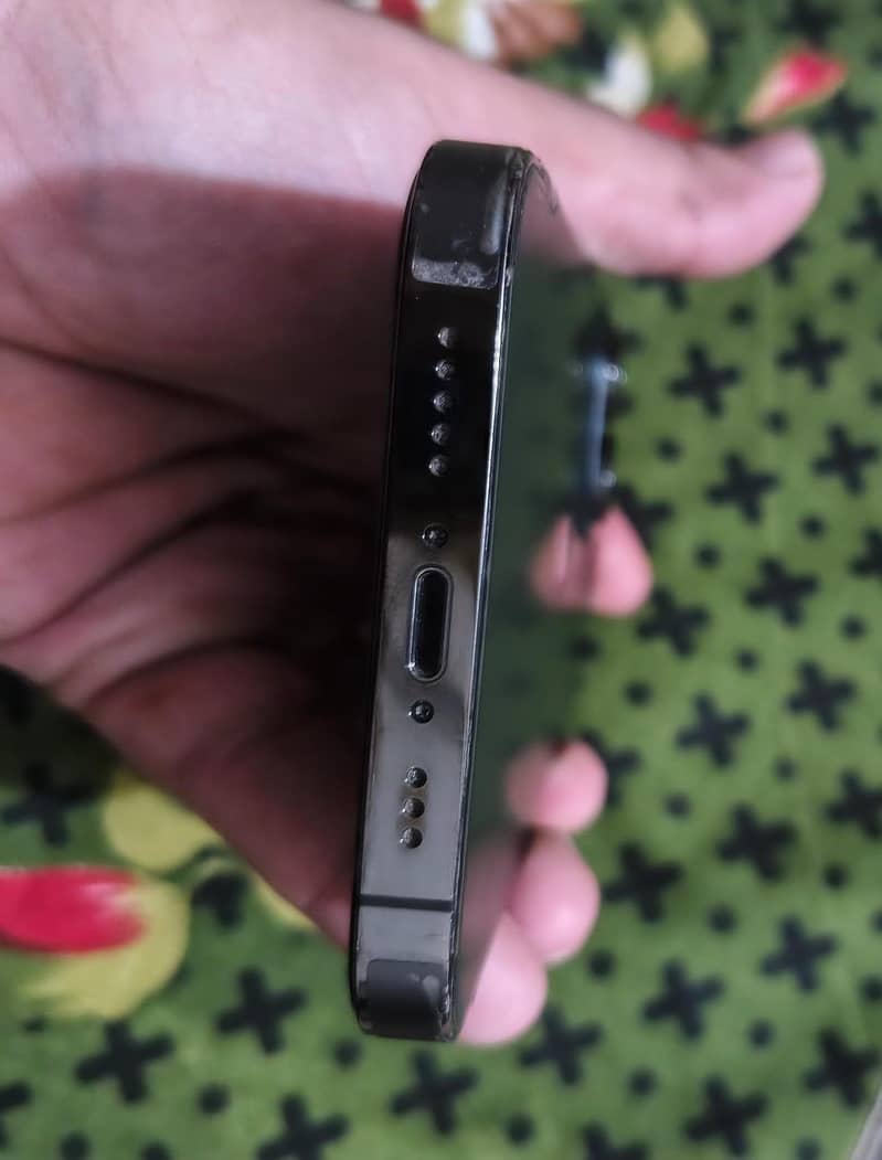 Apple iPhone 13 Pro 0