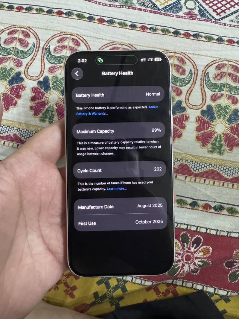 Apple iPhone 17 Pro Max 4