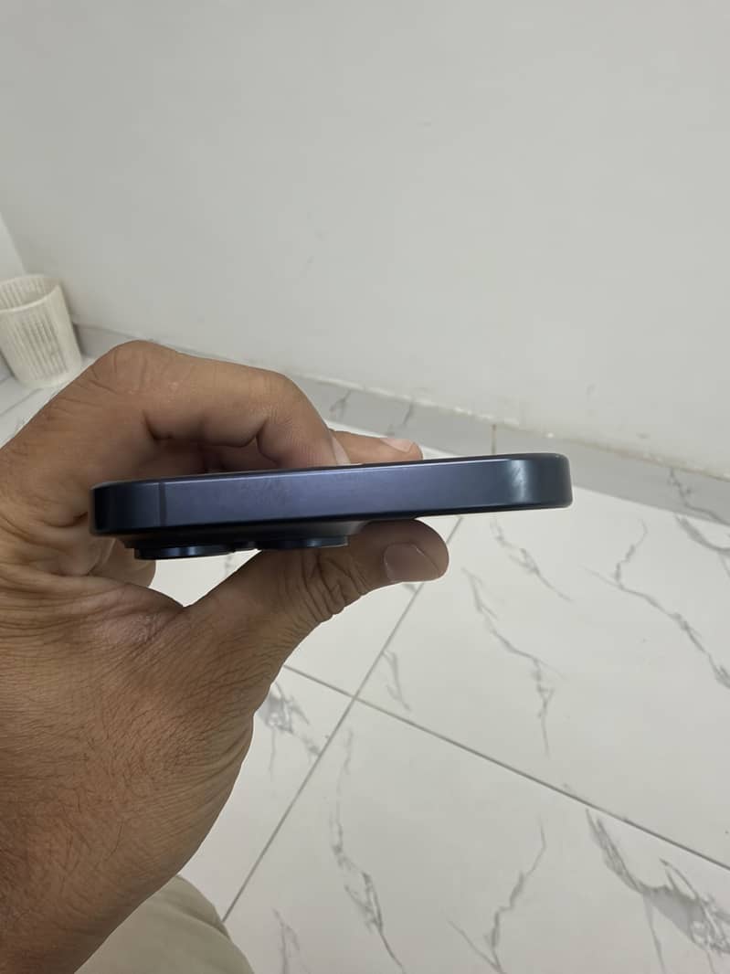 Apple iPhone 15 Pro Max 3