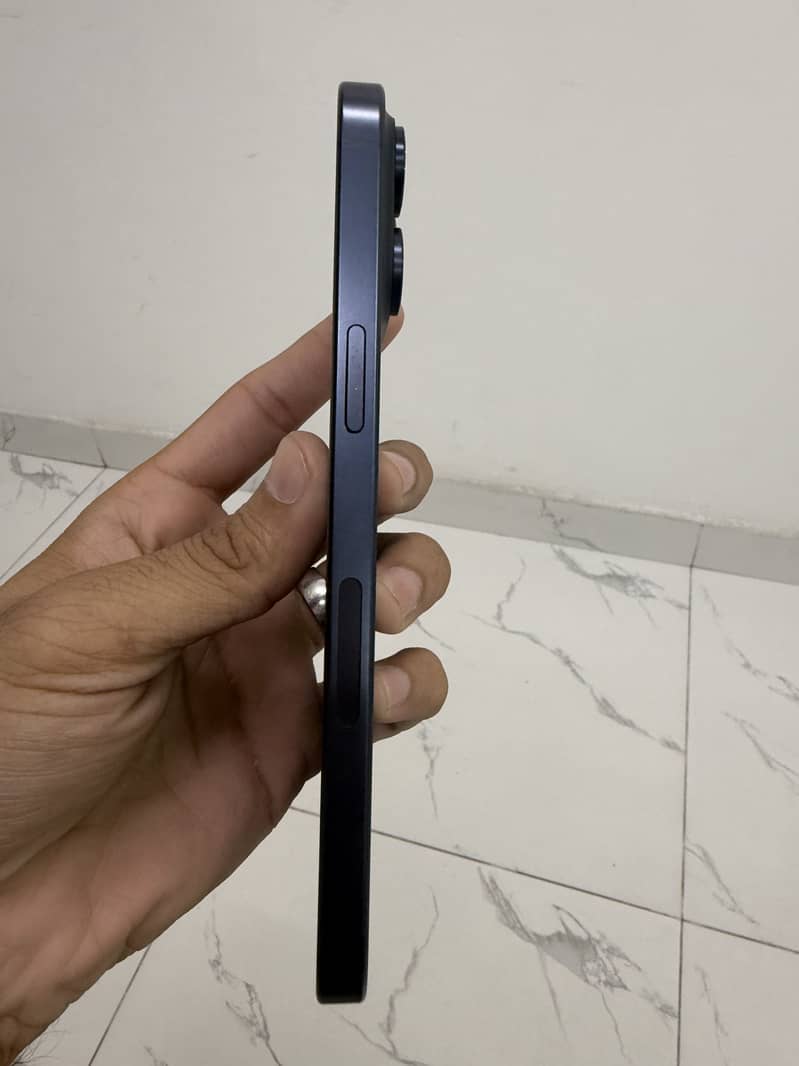 Apple iPhone 15 Pro Max 4