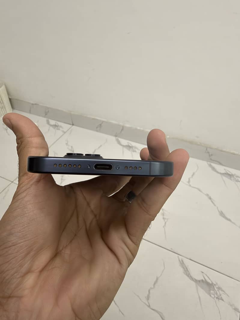 Apple iPhone 15 Pro Max 6