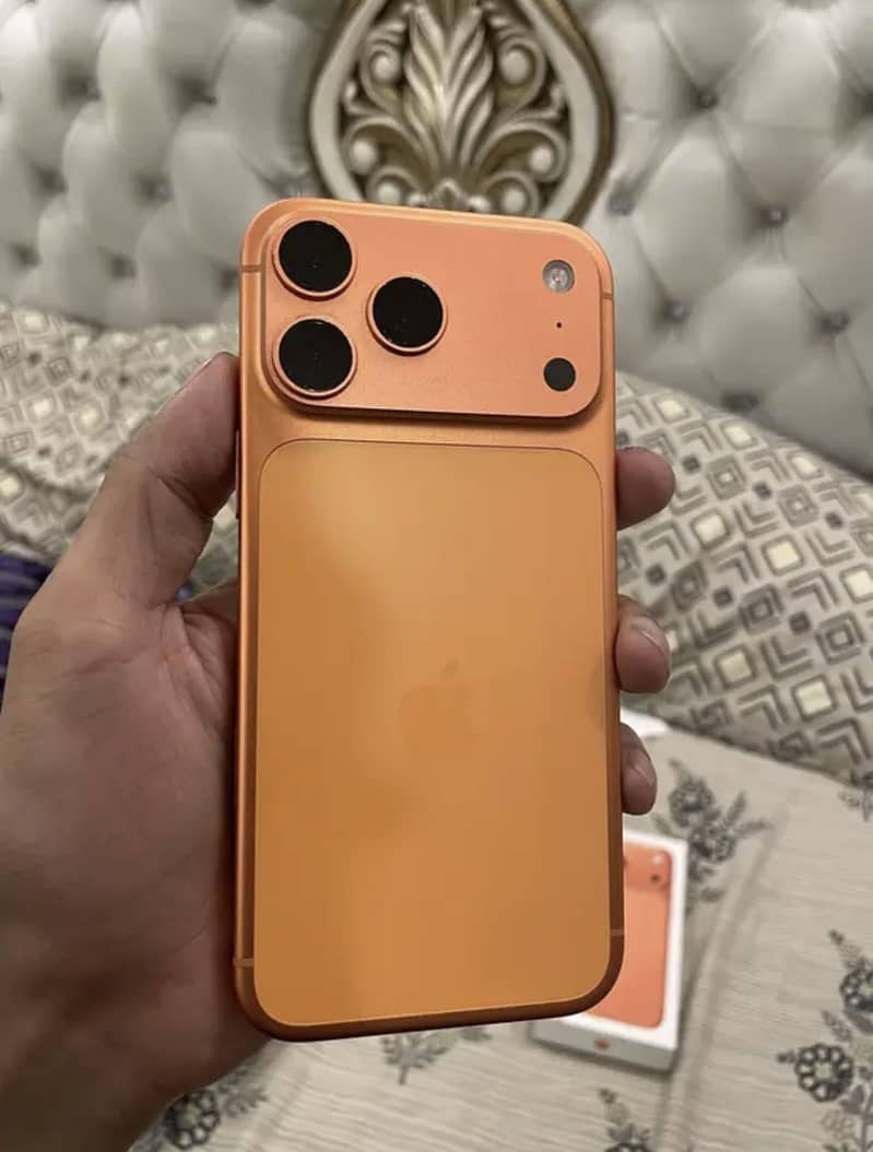 Apple iPhone 17 Pro Max 4