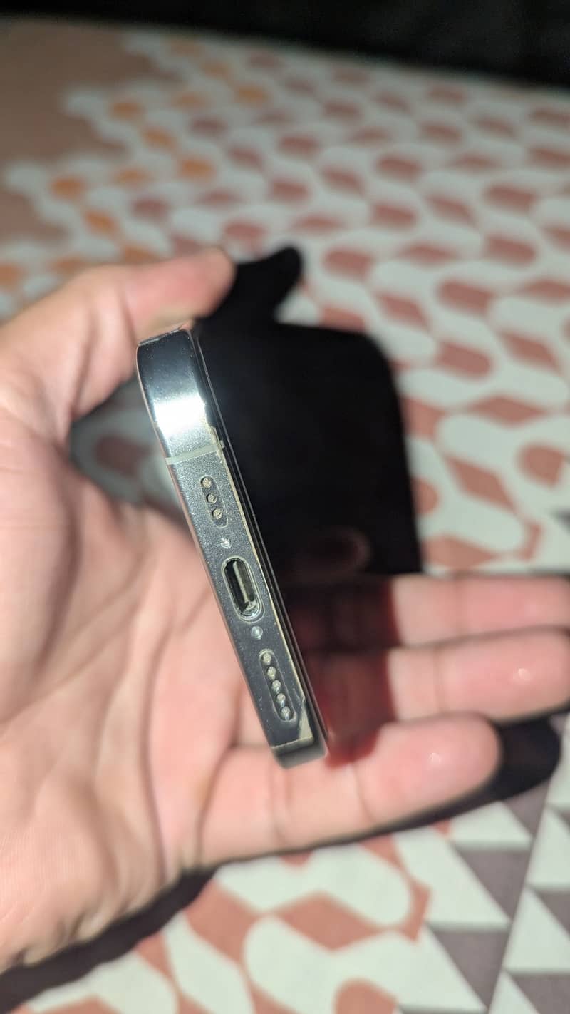 Apple iPhone 15 Pro 1