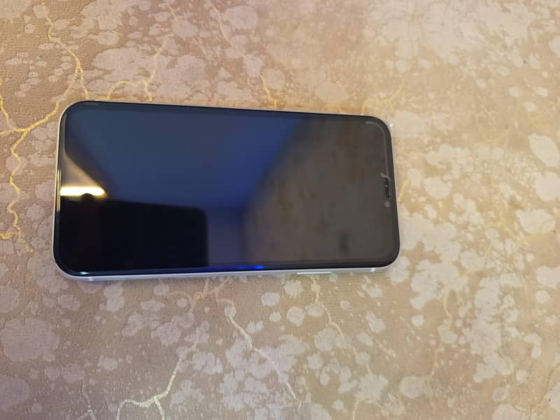 Apple iPhone 11 4