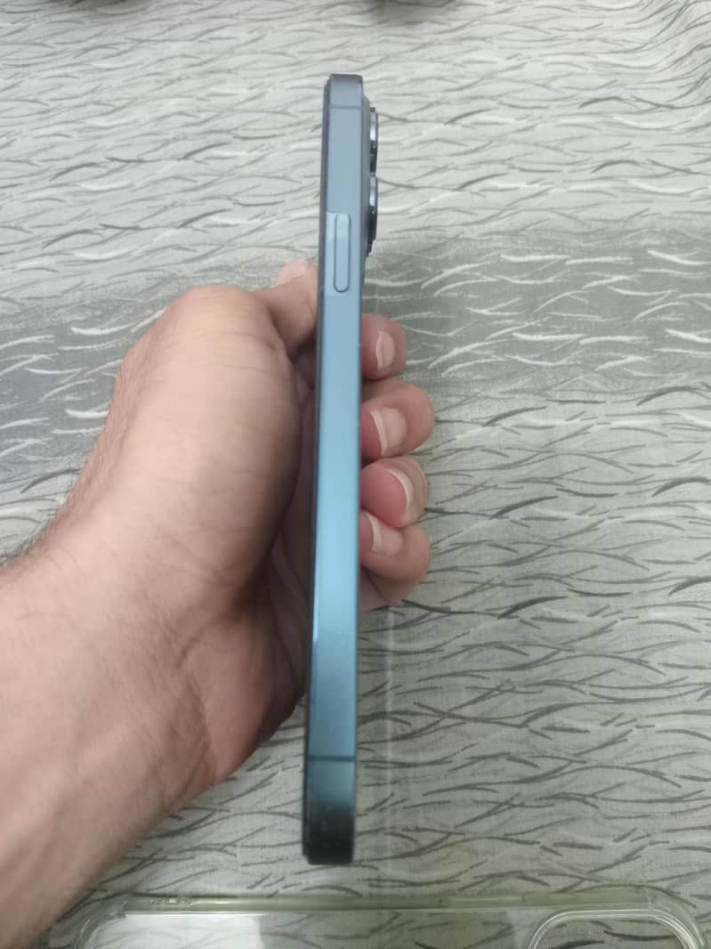Apple iPhone 13 Pro Max 2