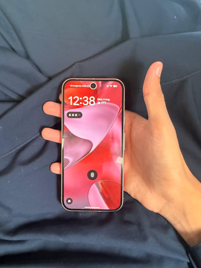 Google Pixel 9 5