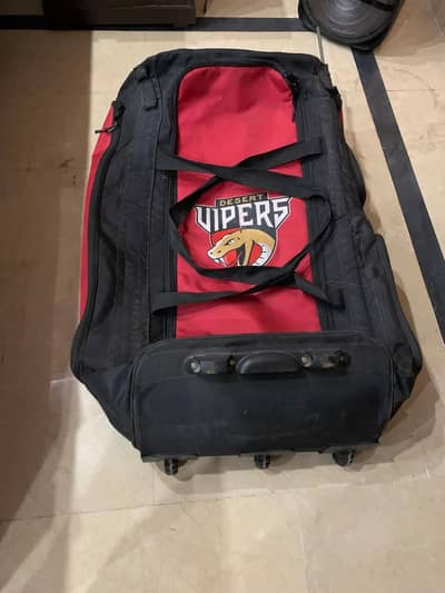 ILT20 Kit Bag, AJ Pads & Gloves