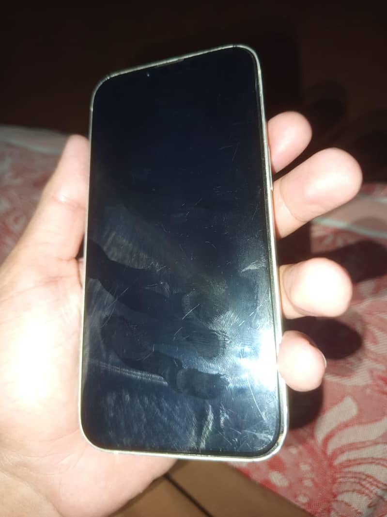 Apple iPhone 13 2
