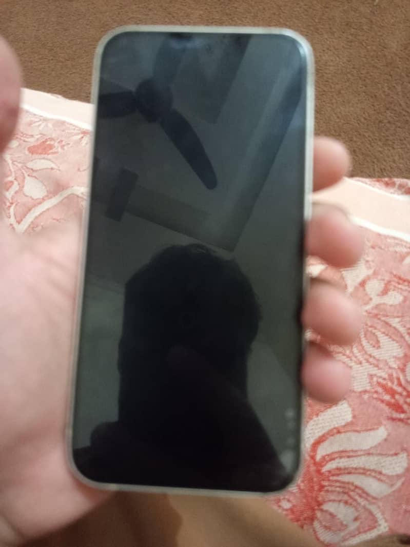 Apple iPhone 13 7