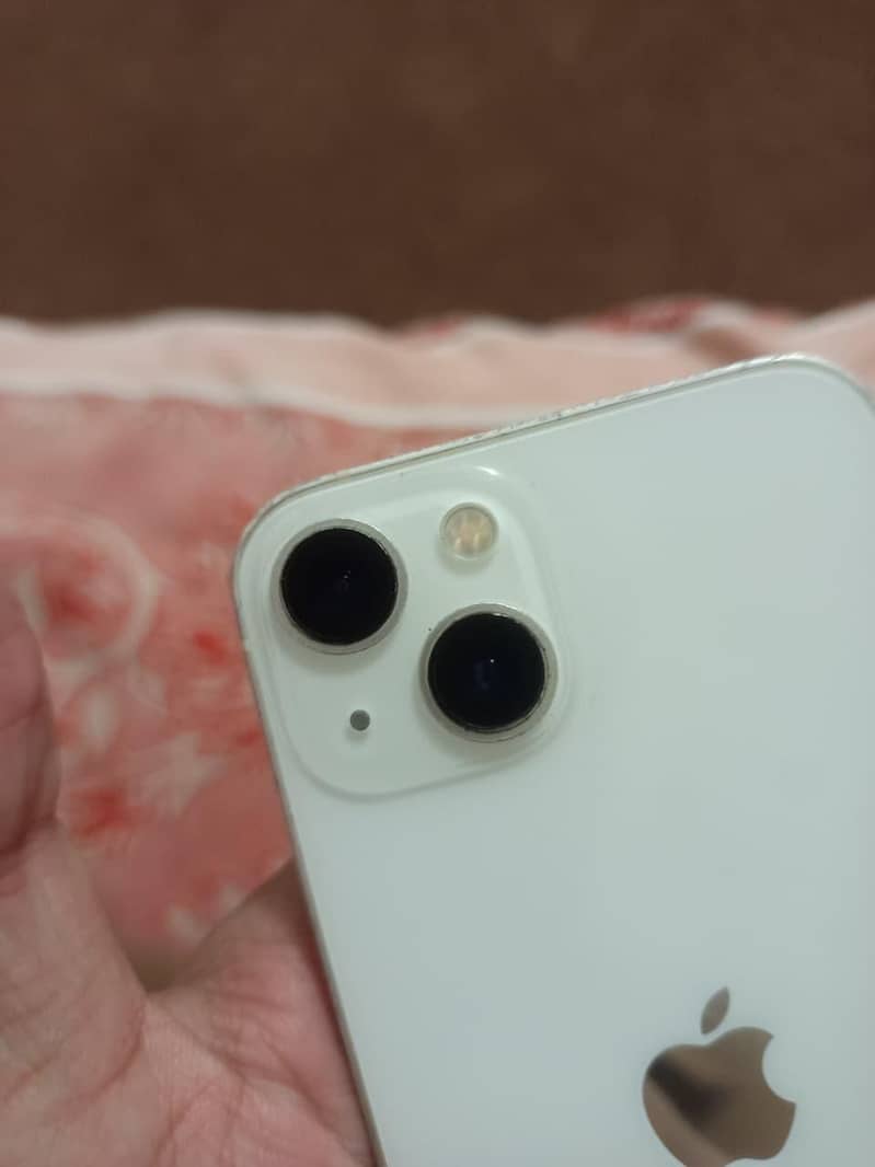 Apple iPhone 13 11