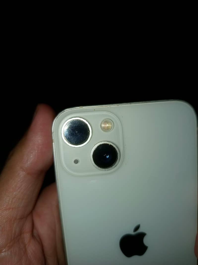 Apple iPhone 13 12