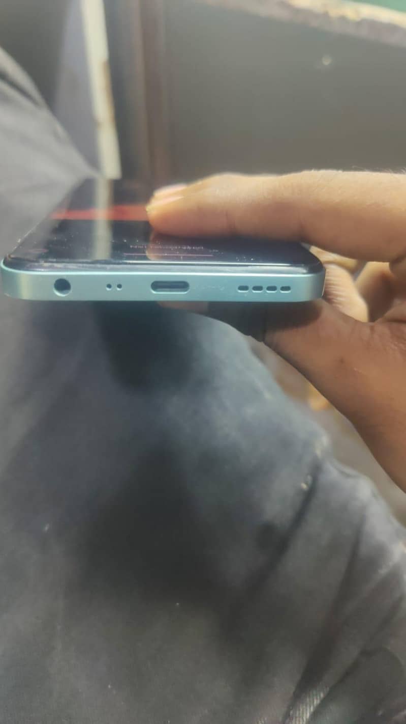 Realme C35 3