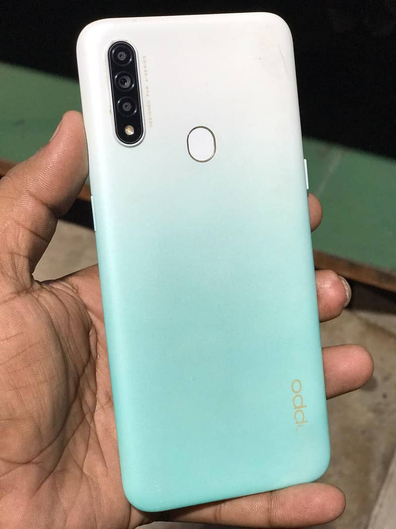 OPPO A31 12