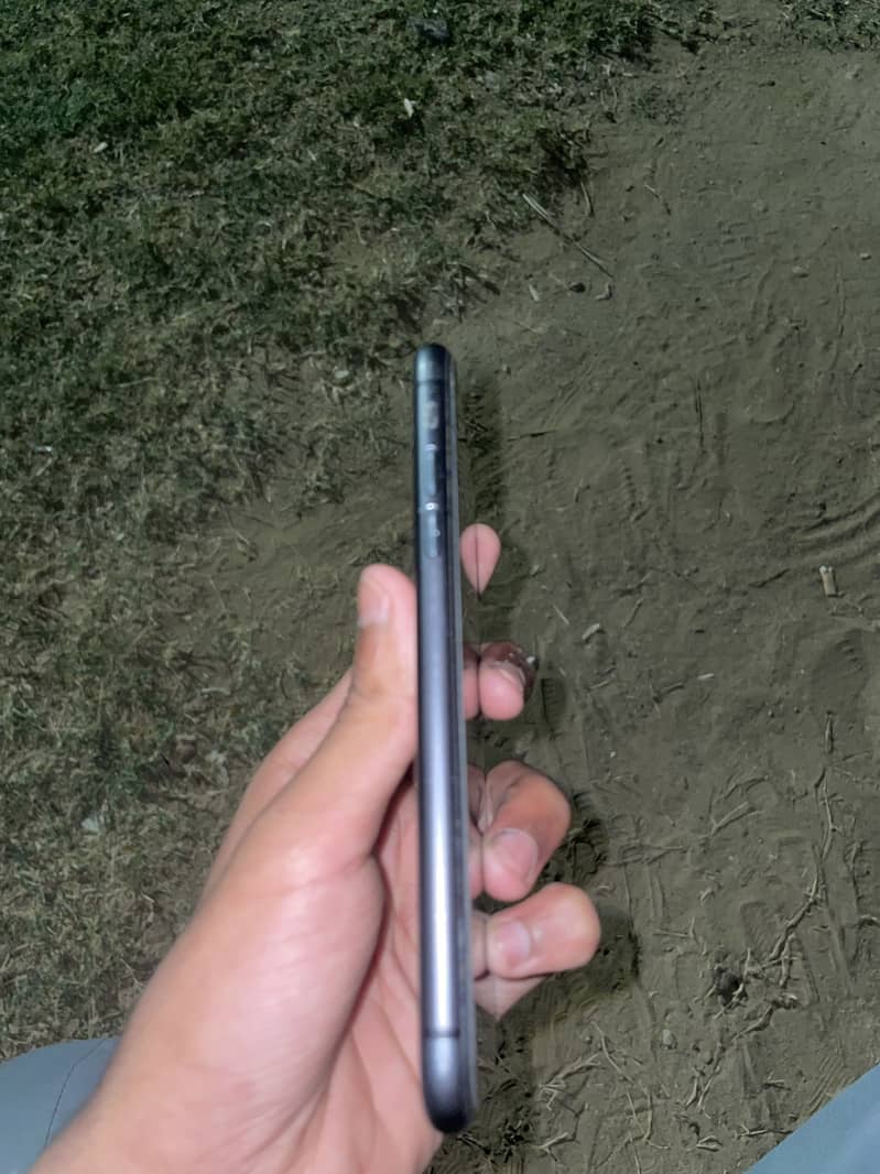 iPhone 11 0