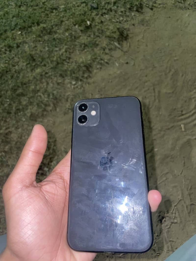 iPhone 11 4