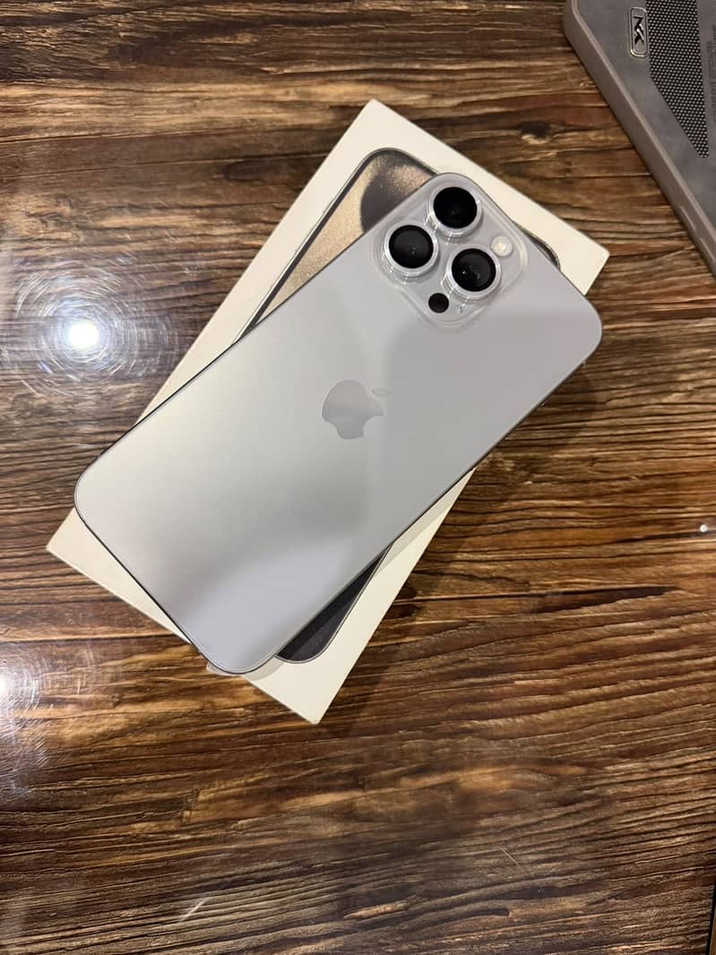 Apple iPhone 15 Pro Max 0