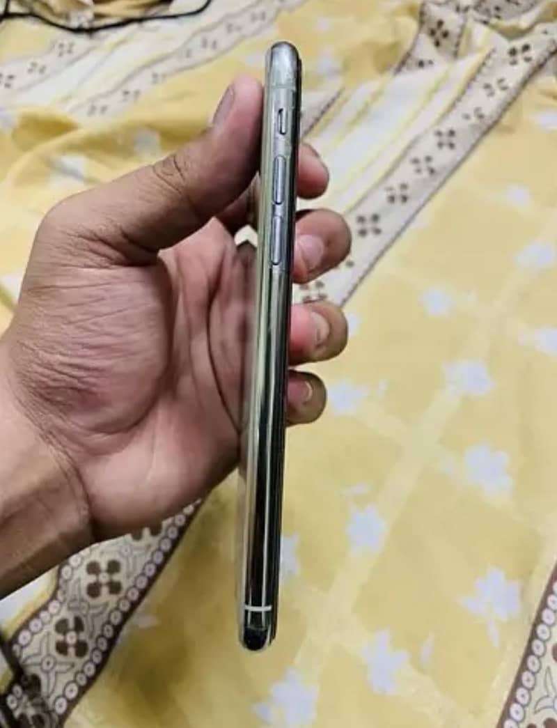 Apple iPhone X 2