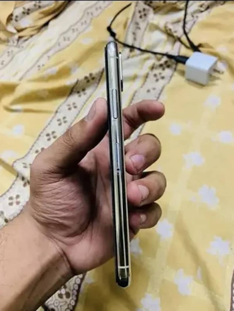 Apple iPhone X 3
