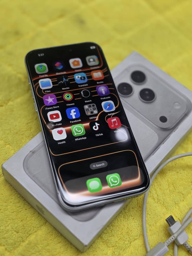 Apple iPhone 17 Pro Max 1