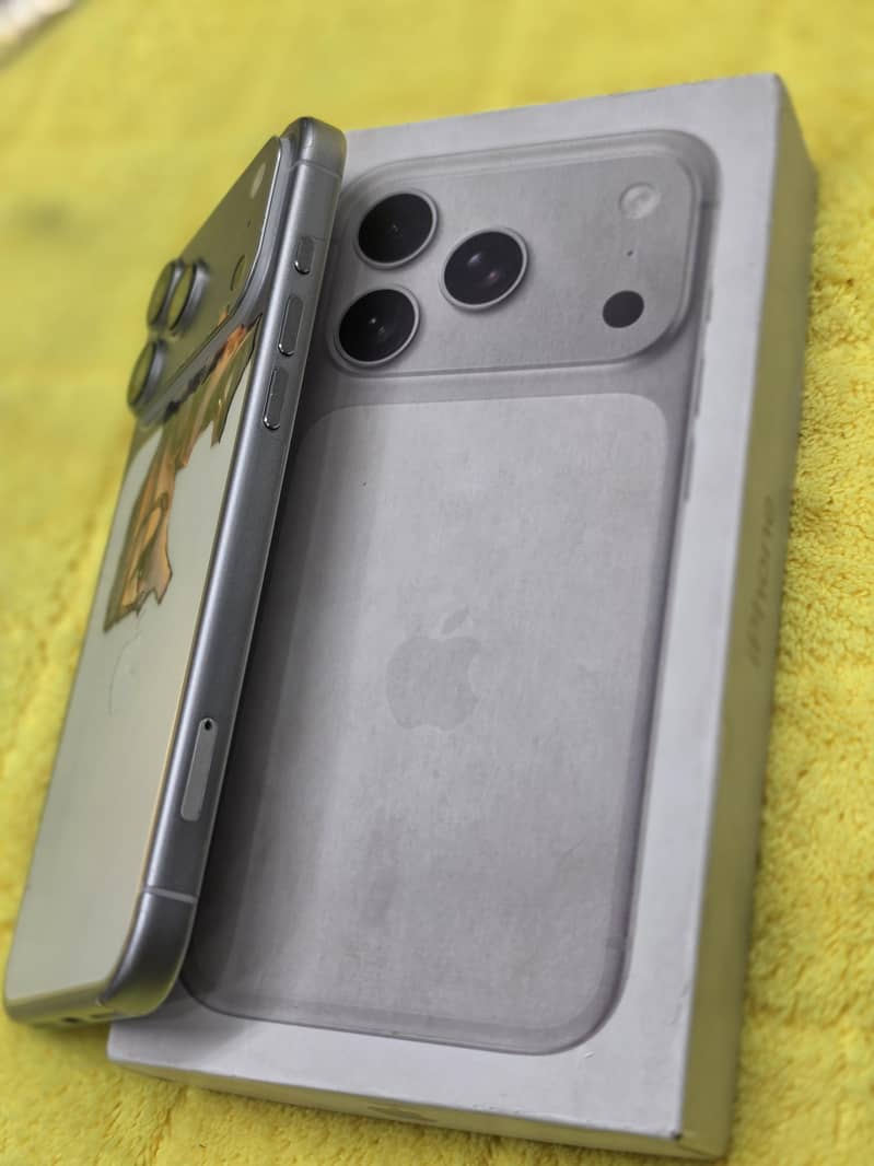 Apple iPhone 17 Pro Max 2