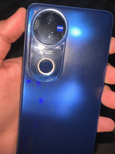Vivo V50 Condition 10/10 Frent back met or camera par bi glass laga ha