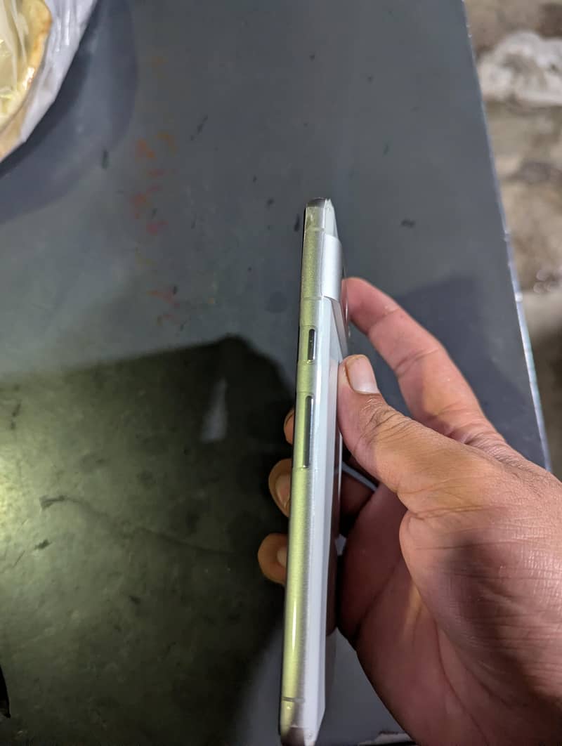 Google Pixel 7 4