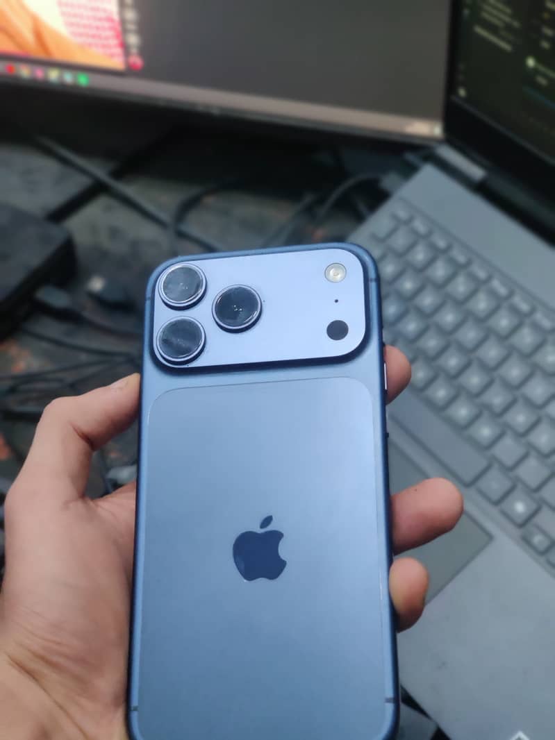 Apple iPhone 17 Pro Max 3