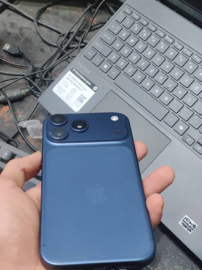 Apple iPhone 17 Pro Max 4