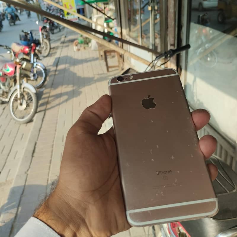 Apple iPhone 6S Plus 1