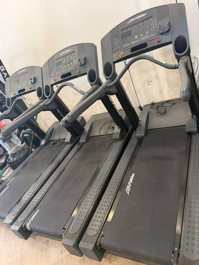 Life Fitness Commercial Treadmill 10 Years warranty