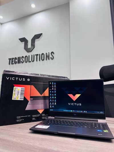 HP VICTUS 15-FA2082WM