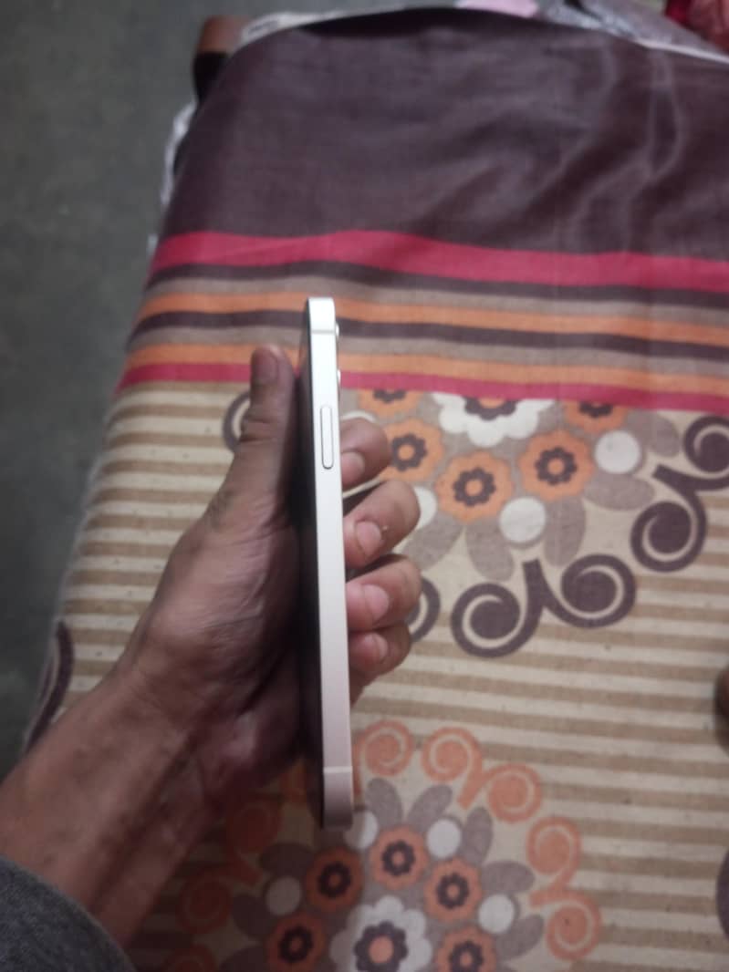 Apple iPhone 12 5