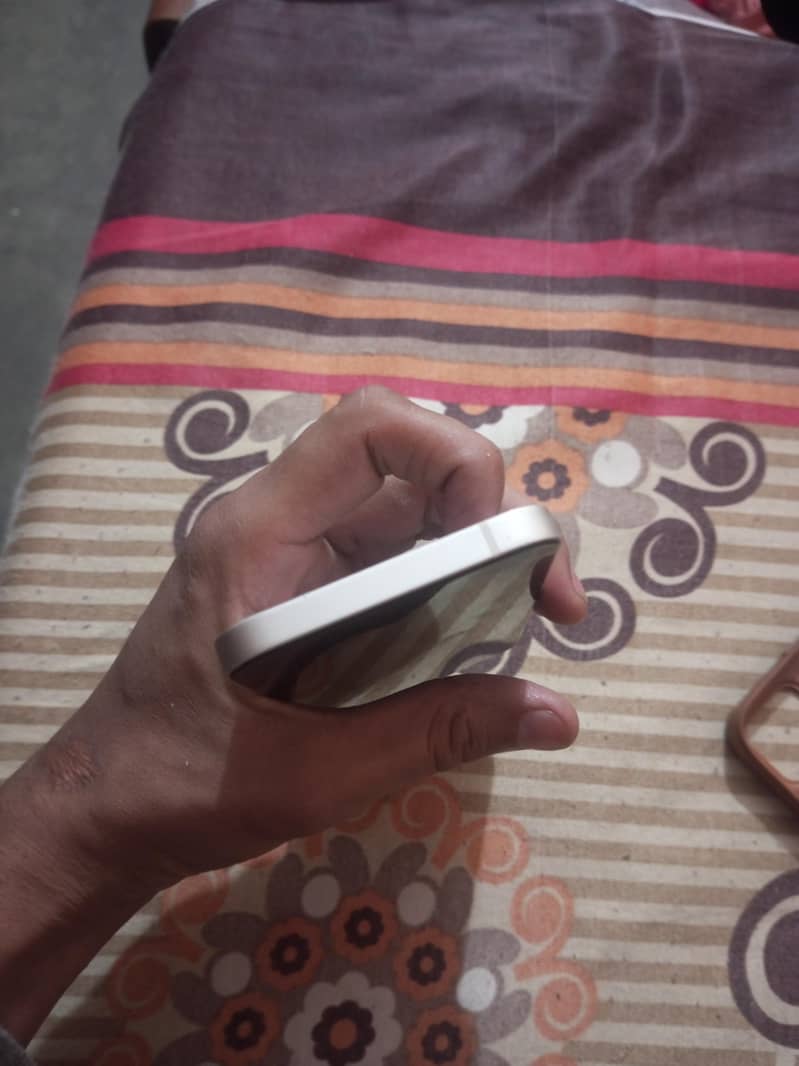 Apple iPhone 12 6