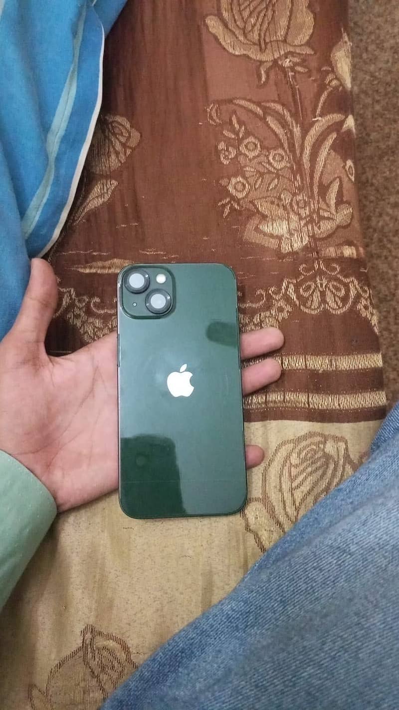 Apple iPhone 13 4