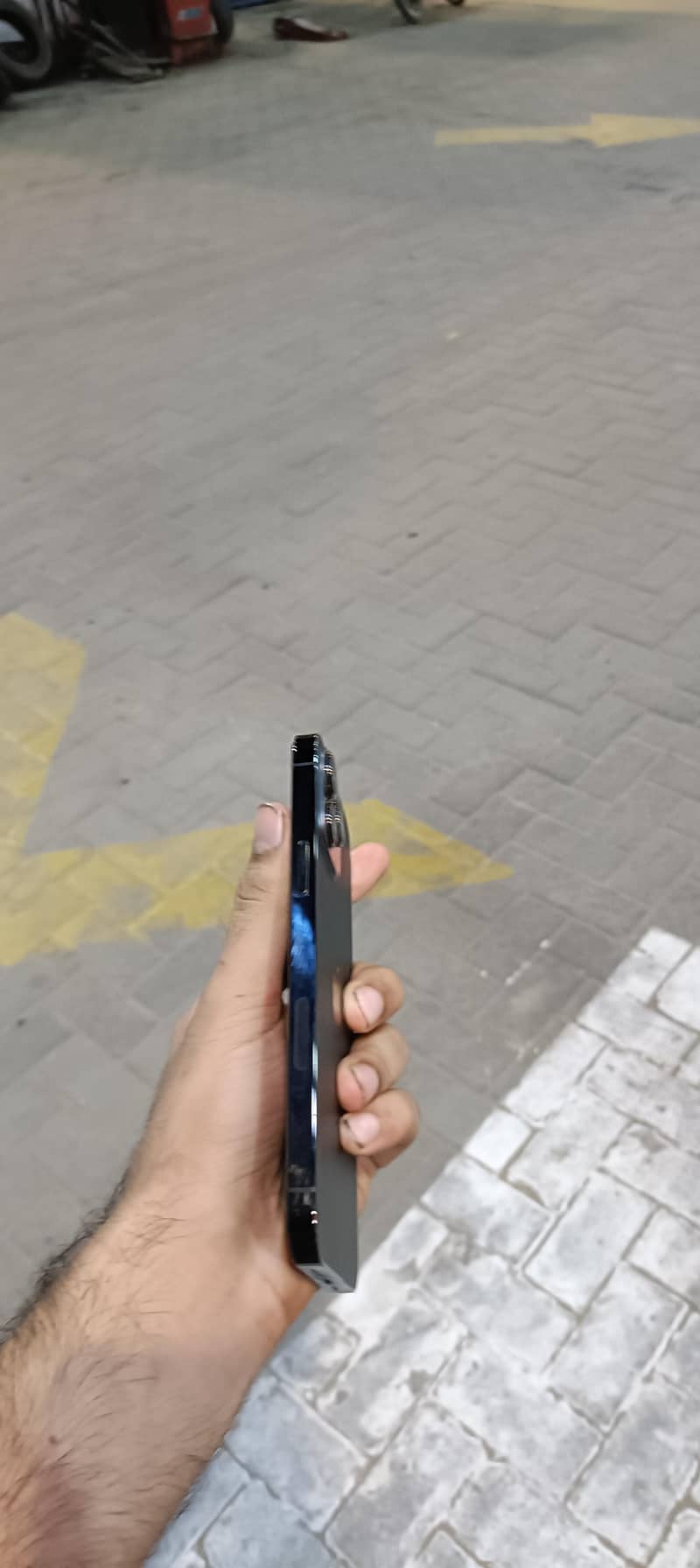 Apple iPhone 13 Pro Max 1