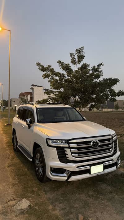 Toyota Land Cruiser ( LC 300 ) 2023 model