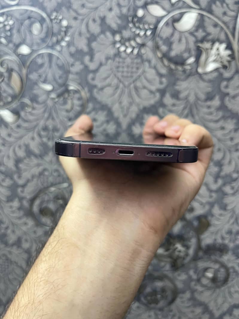 Apple iPhone 14 Pro Max 6