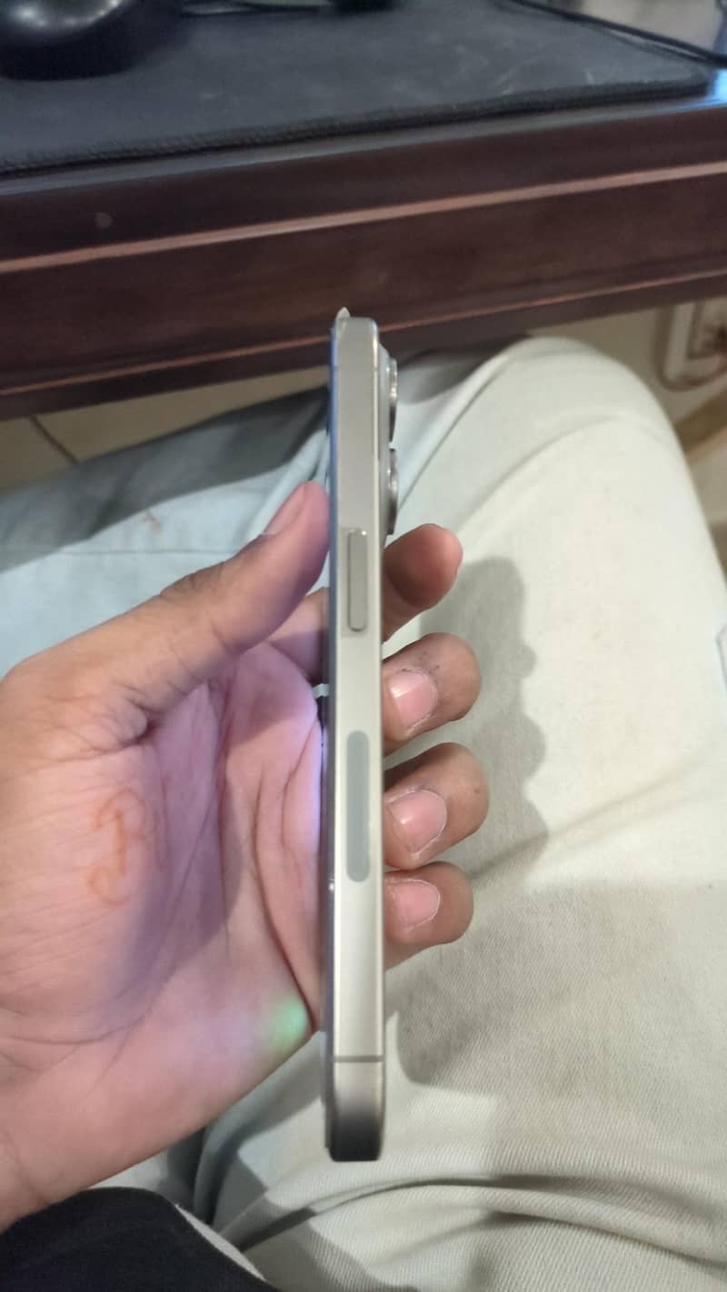 Apple iPhone 15 Pro 2
