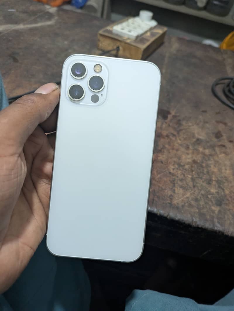 Apple iPhone 12 Pro 4