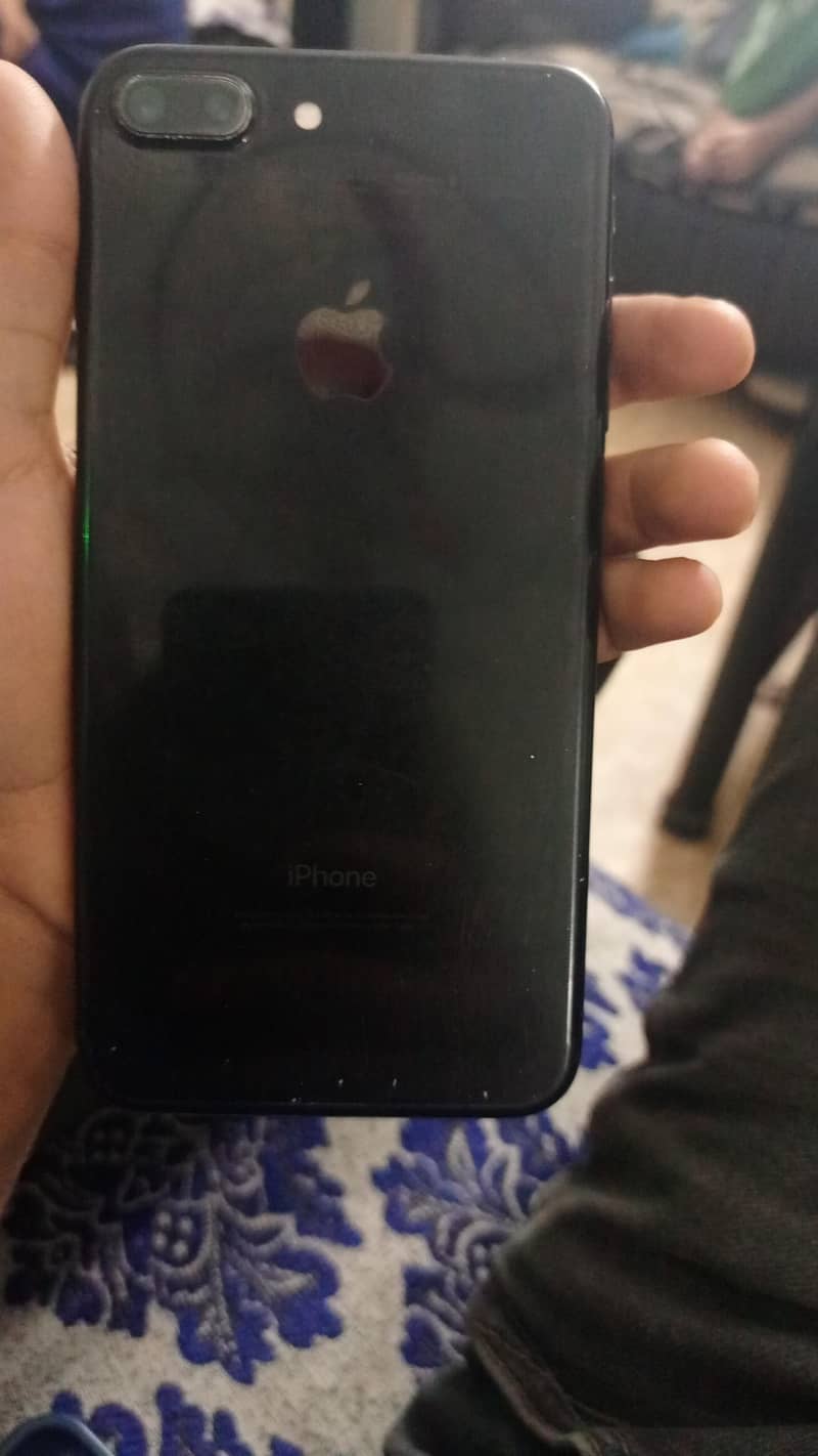 Apple iPhone 7 Plus 3