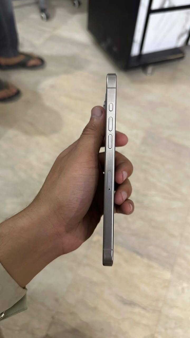 Apple iPhone 15 Pro Max 1
