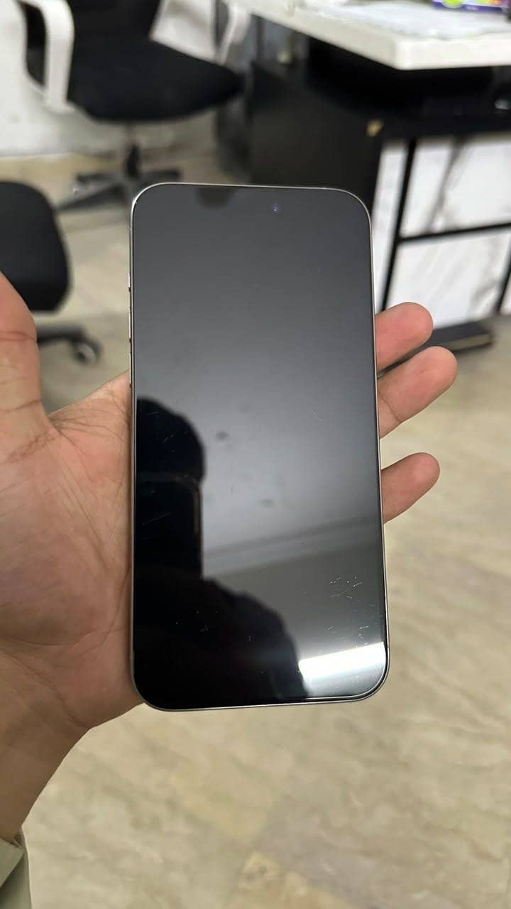 Apple iPhone 15 Pro Max 2