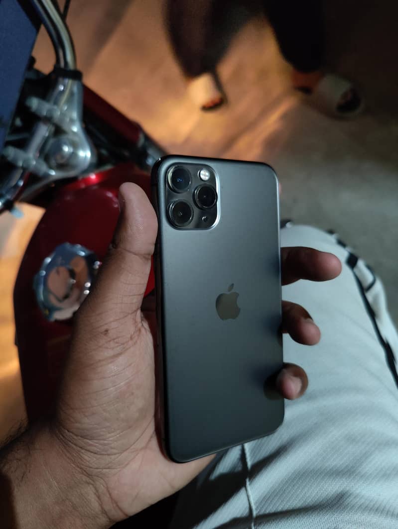 Apple iPhone 11 Pro 1