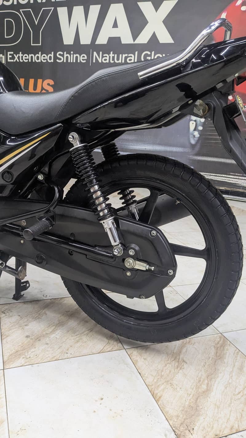 Excellent Condition 3