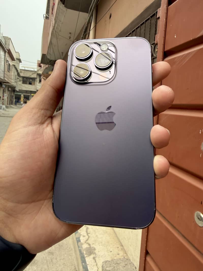 Apple iPhone 14 Pro 0